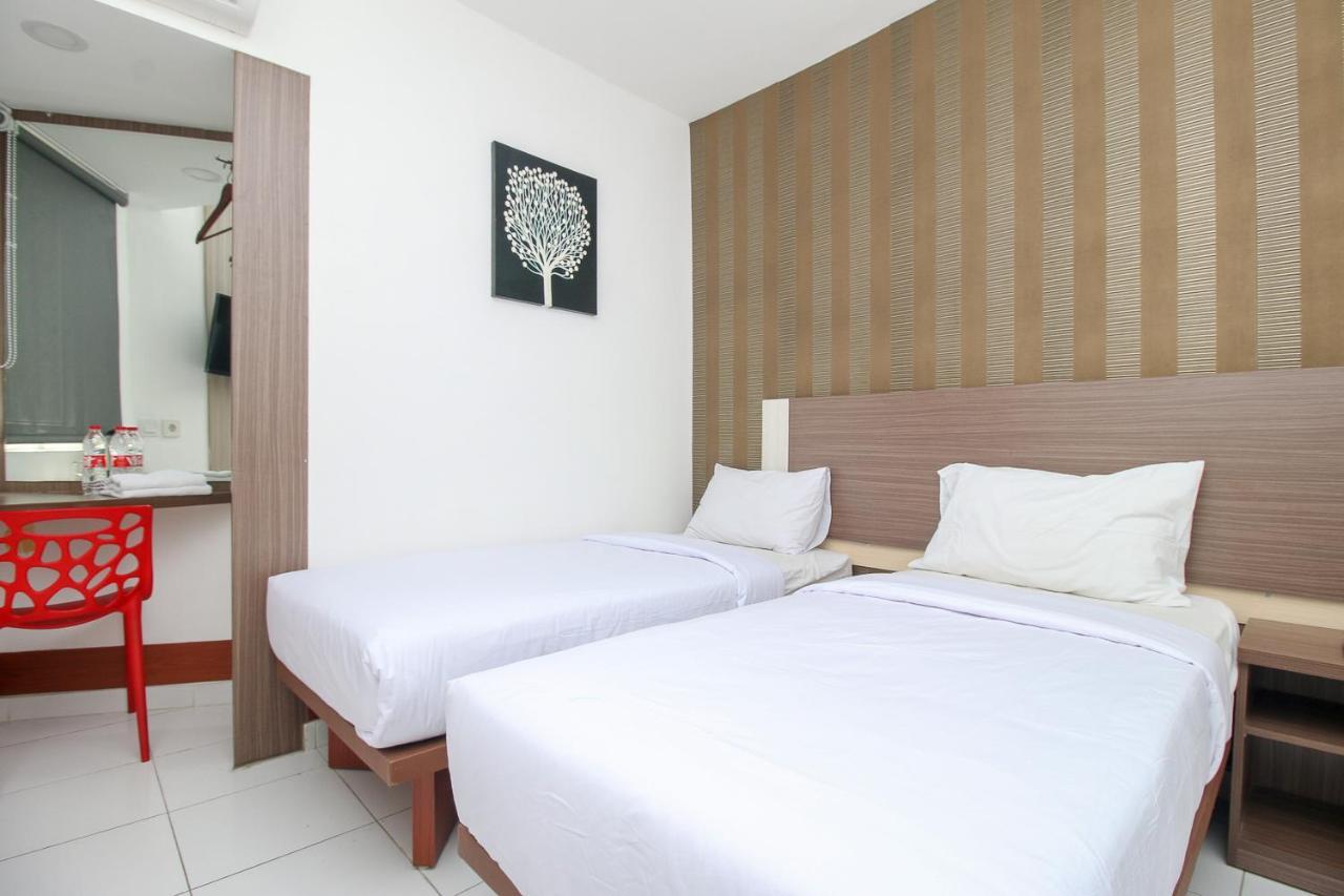 Smarthomm Inn Bandara Parungkuda Bagian luar foto
